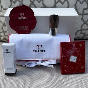 CHANEL No.1 Red and White Gift Set